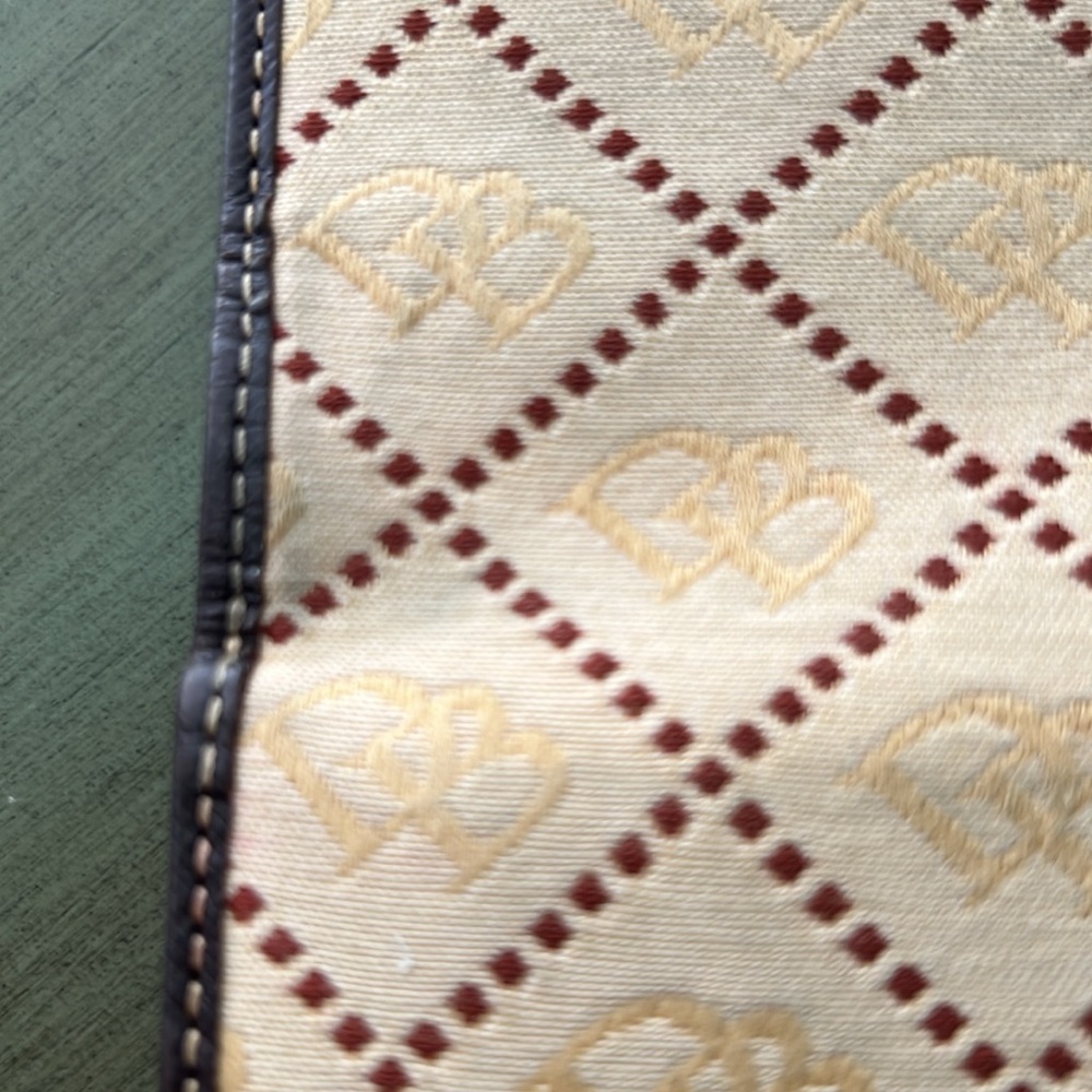 Vintage Dooney & Bourke Wallet - Picture 9 of 9